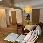 Ari Appartement *